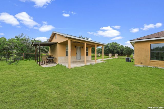 951 Private Road 3702, San Antonio, TX 78253