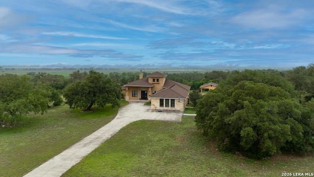 951 Private Road 3702, San Antonio, TX 78253