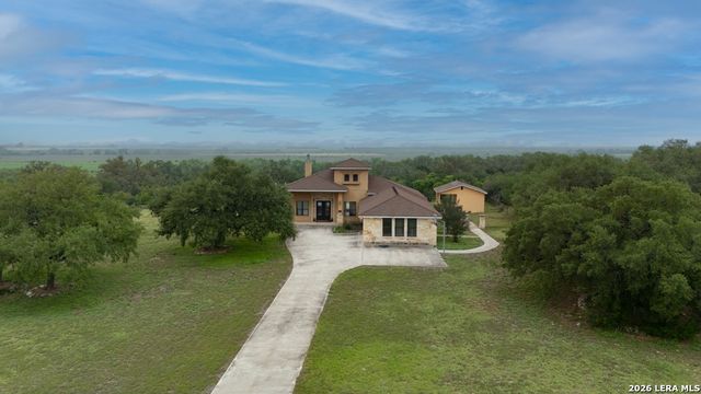 951 Private Road 3702, San Antonio, TX 78253