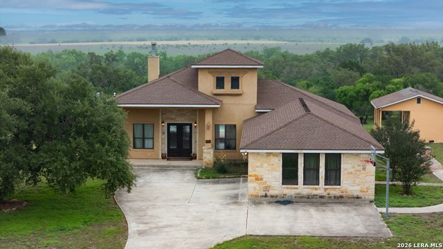 951 Private Road 3702, San Antonio, TX 78253