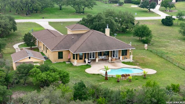 951 Private Road 3702, San Antonio, TX 78253