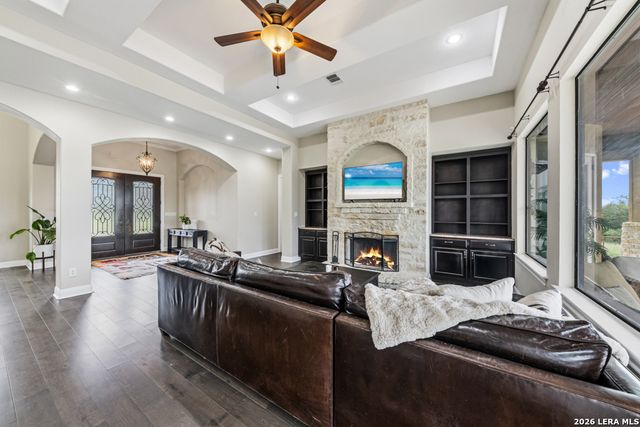 951 Private Road 3702, San Antonio, TX 78253