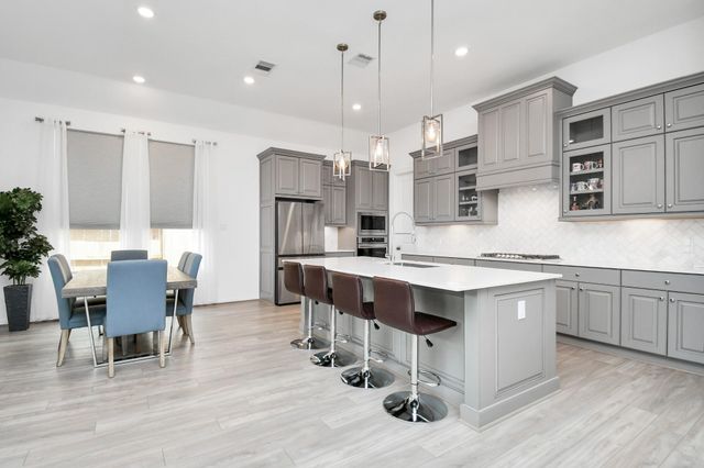 1354 Knollbridge Point Lane, Pinehurst, TX 77362