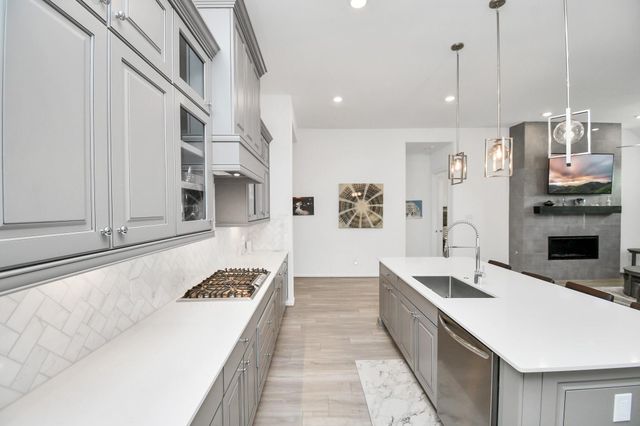 1354 Knollbridge Point Lane, Pinehurst, TX 77362