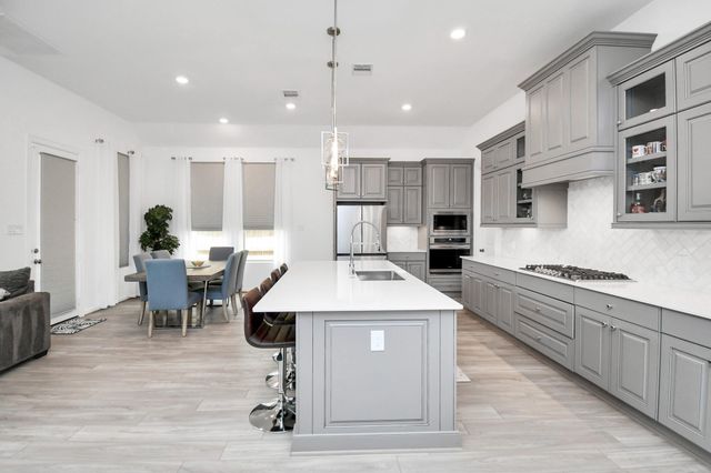 1354 Knollbridge Point Lane, Pinehurst, TX 77362