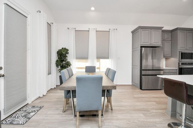 1354 Knollbridge Point Lane, Pinehurst, TX 77362