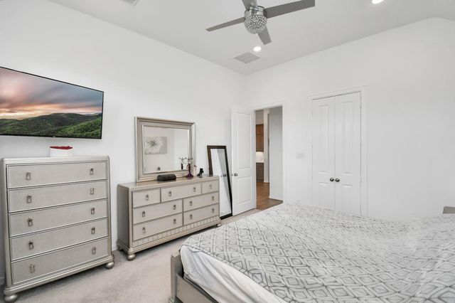 1354 Knollbridge Point Lane, Pinehurst, TX 77362