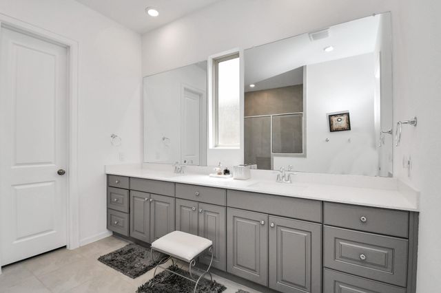 1354 Knollbridge Point Lane, Pinehurst, TX 77362