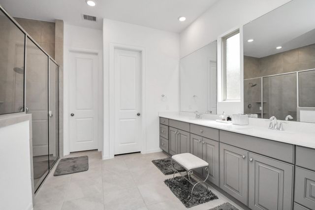 1354 Knollbridge Point Lane, Pinehurst, TX 77362