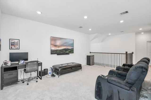 1354 Knollbridge Point Lane, Pinehurst, TX 77362