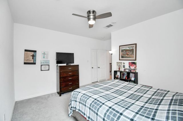 1354 Knollbridge Point Lane, Pinehurst, TX 77362