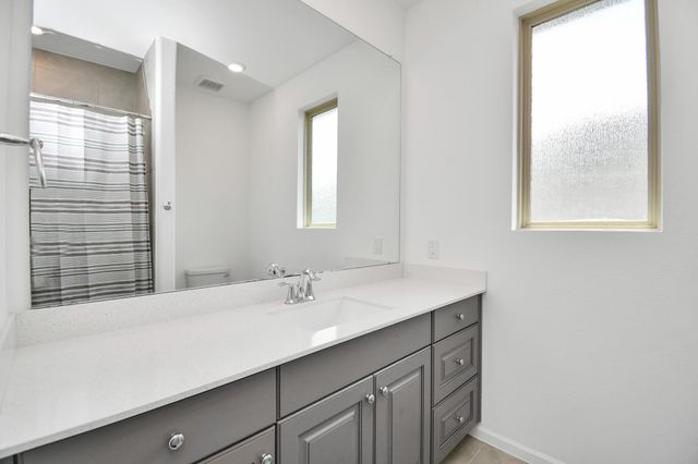 1354 Knollbridge Point Lane, Pinehurst, TX 77362