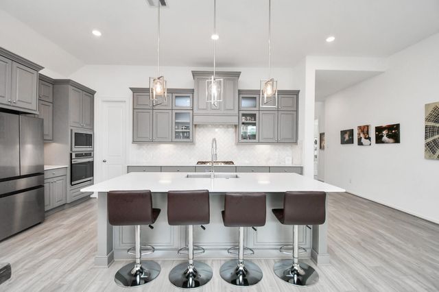 1354 Knollbridge Point Lane, Pinehurst, TX 77362