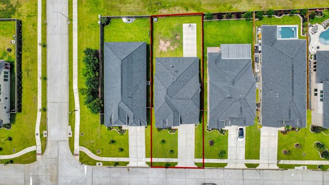 1354 Knollbridge Point Lane, Pinehurst, TX 77362