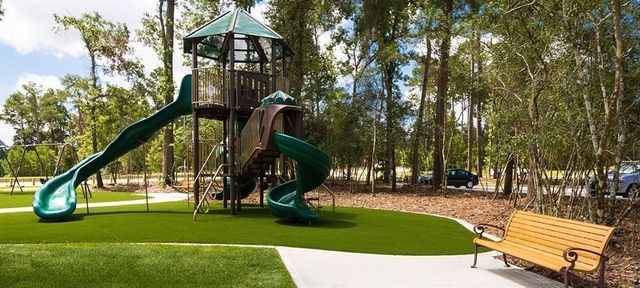 1354 Knollbridge Point Lane, Pinehurst, TX 77362