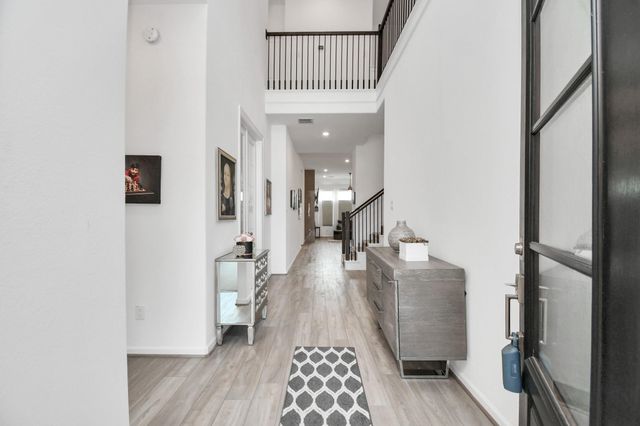 1354 Knollbridge Point Lane, Pinehurst, TX 77362