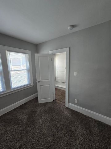 2205-2207 Sullivant Avenue, Columbus, OH 43223