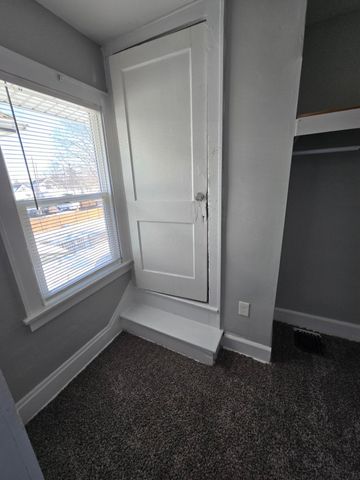 2205-2207 Sullivant Avenue, Columbus, OH 43223