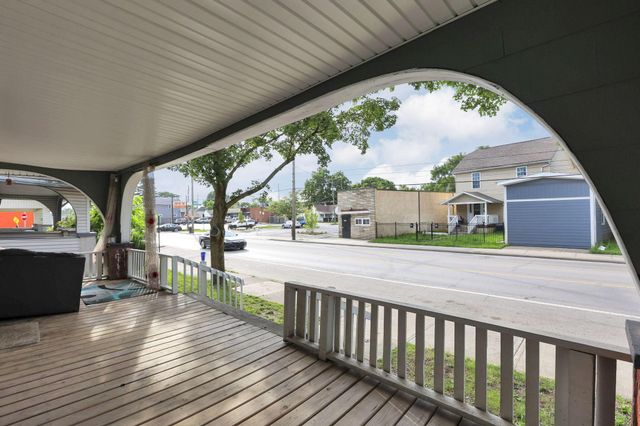 2205-2207 Sullivant Avenue, Columbus, OH 43223