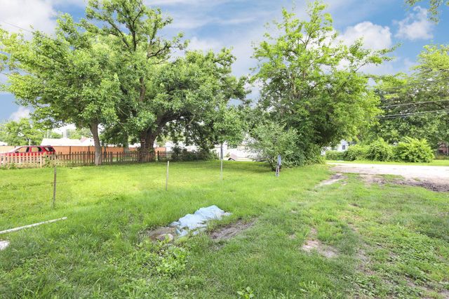 2205-2207 Sullivant Avenue, Columbus, OH 43223