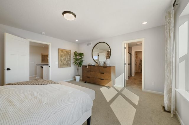 1005 Annagaire Curve, Rosemount, MN 55068