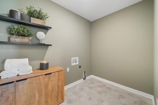 1005 Annagaire Curve, Rosemount, MN 55068