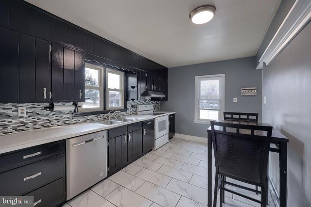 332 W CHURCH ST, Annville, PA 17003