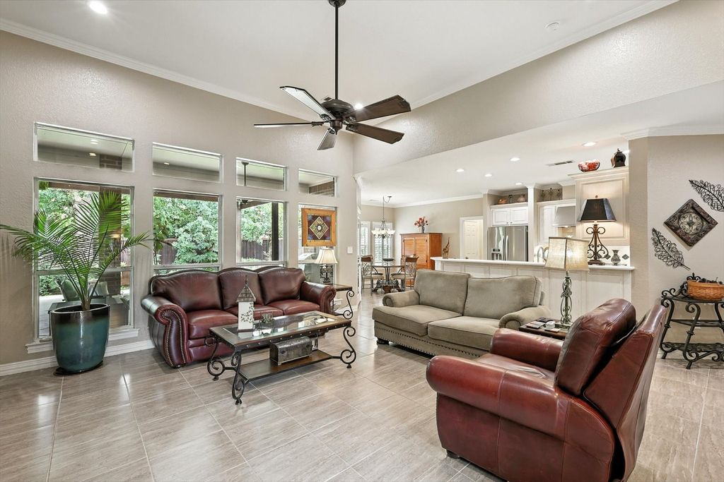 109 Visalia Lane, Denton, TX 76210 — photo 3