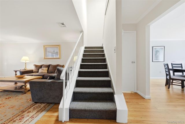 88 E Valley Stream Boulevard 6, Valley Stream, NY 11580