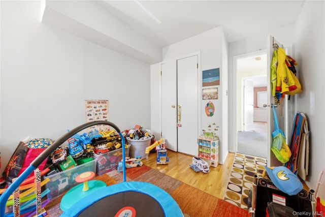 88 E Valley Stream Boulevard 6, Valley Stream, NY 11580