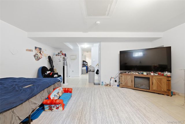 88 E Valley Stream Boulevard 6, Valley Stream, NY 11580