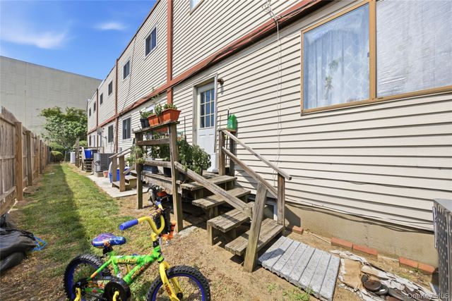 88 E Valley Stream Boulevard 6, Valley Stream, NY 11580