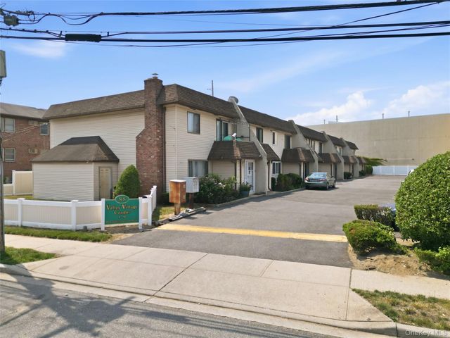 88 E Valley Stream Boulevard 6, Valley Stream, NY 11580