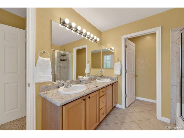 680 S Yarrow St, Lakewood, CO 80226