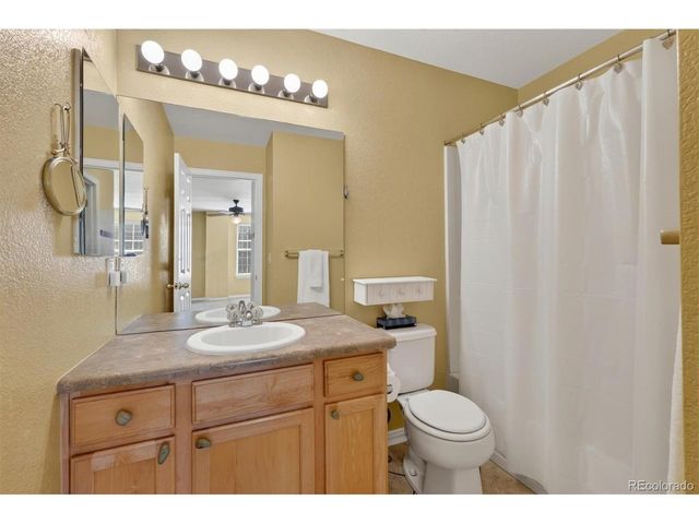 680 S Yarrow St, Lakewood, CO 80226