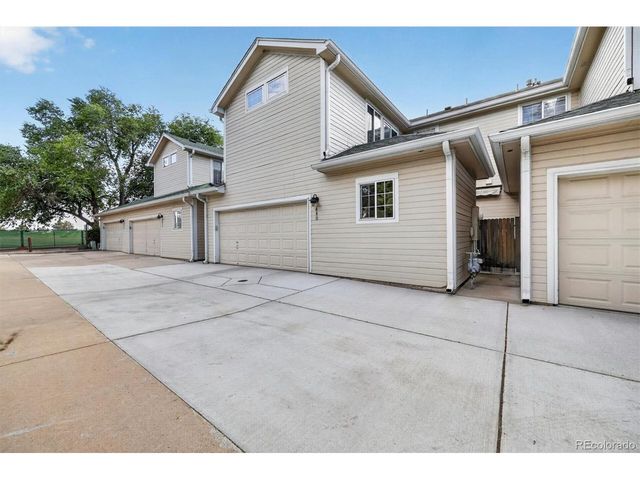 680 S Yarrow St, Lakewood, CO 80226