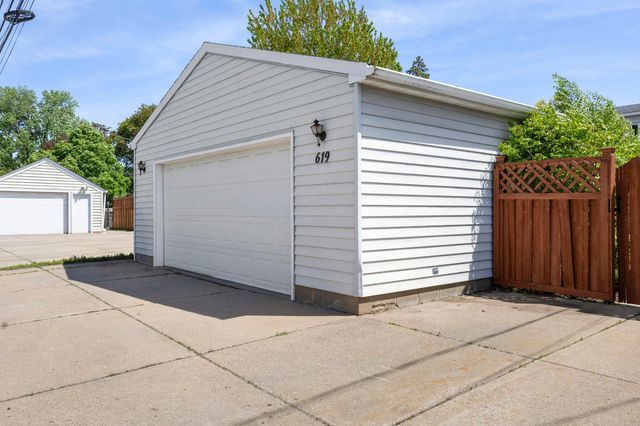 619 12th Avenue N, South Saint Paul, MN 55075
