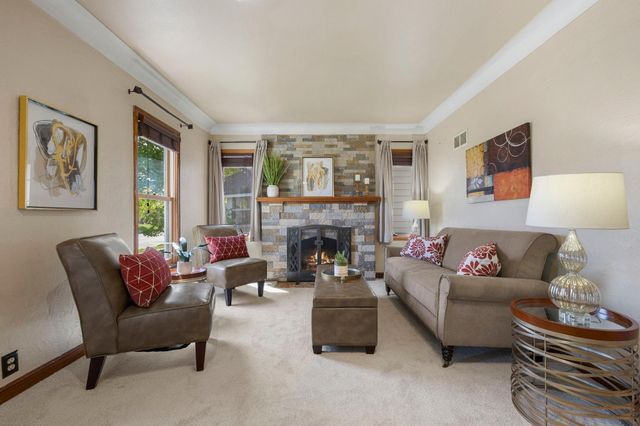 619 12th Avenue N, South Saint Paul, MN 55075