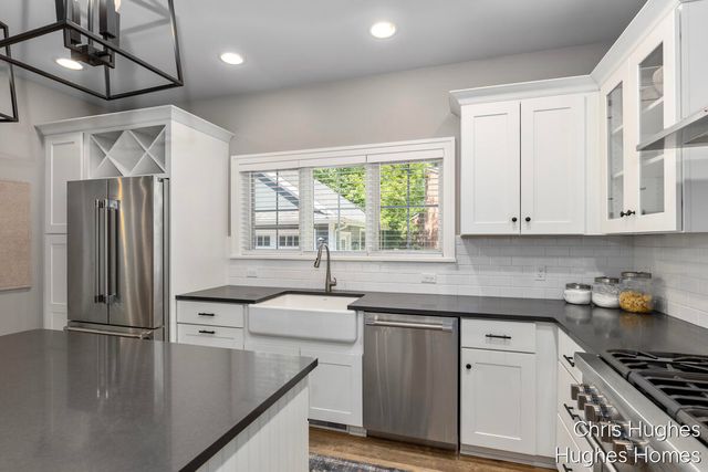 2525 Lake Drive SE, East Grand Rapids, MI 49506