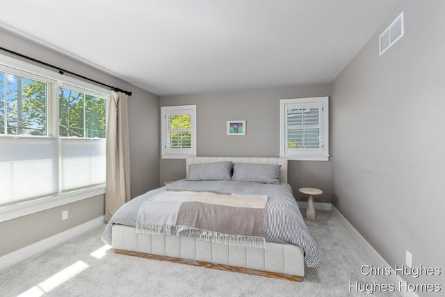 2525 Lake Drive SE, East Grand Rapids, MI 49506