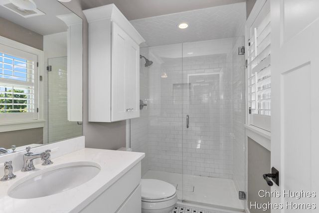 2525 Lake Drive SE, East Grand Rapids, MI 49506
