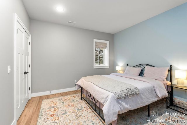 2525 Lake Drive SE, East Grand Rapids, MI 49506