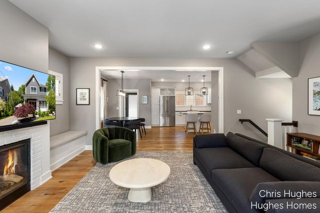 2525 Lake Drive SE, East Grand Rapids, MI 49506