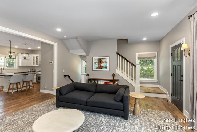 2525 Lake Drive SE, East Grand Rapids, MI 49506