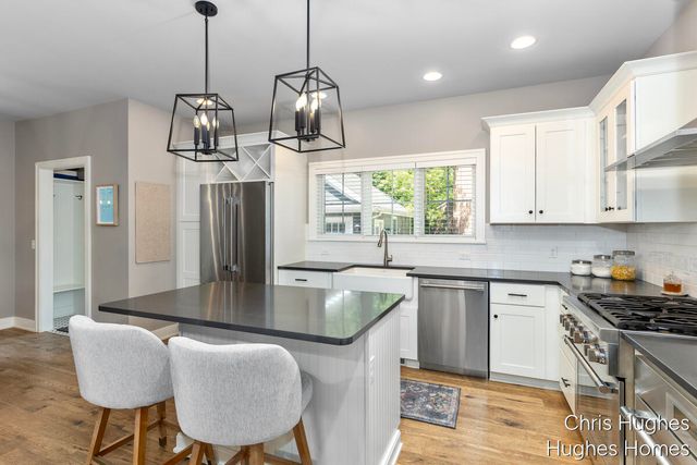 2525 Lake Drive SE, East Grand Rapids, MI 49506