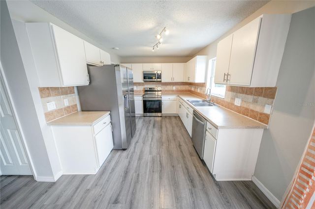 1942 KNOLLCREST DRIVE, Clermont, FL 34711