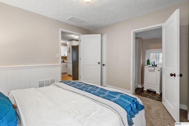 1444 S 16th Street, Omaha, NE 68108