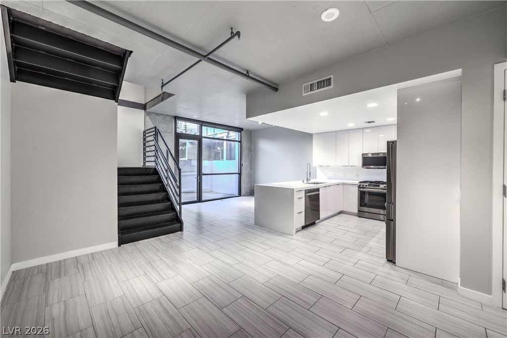 353 East Bonneville Avenue 752, Las Vegas, NV 89101 — photo 3