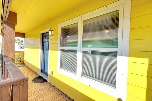 403 S 10th St 4, Port Aransas, TX 78373