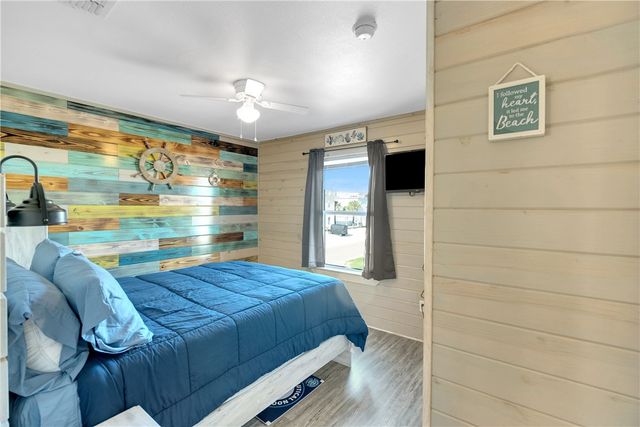 403 S 10th St 4, Port Aransas, TX 78373